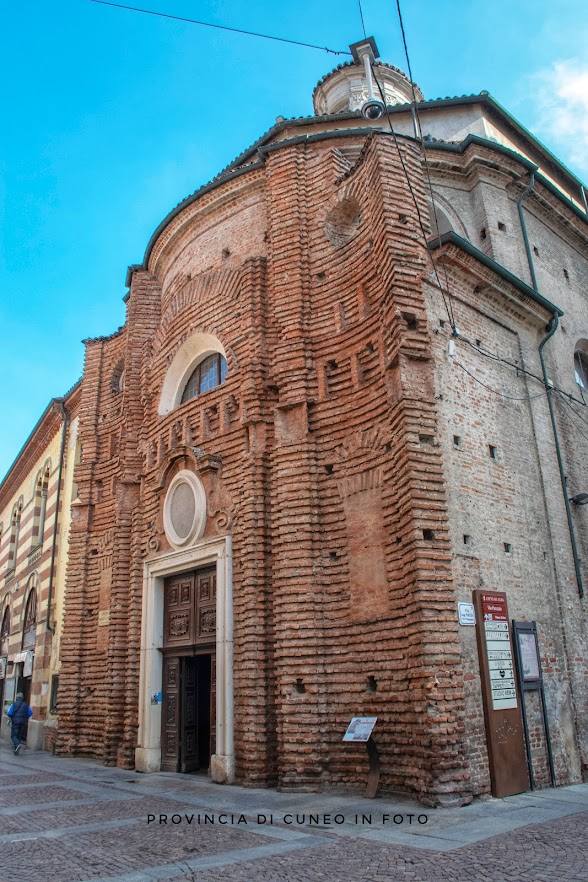 Fotografie Alba capitale delle Langhe