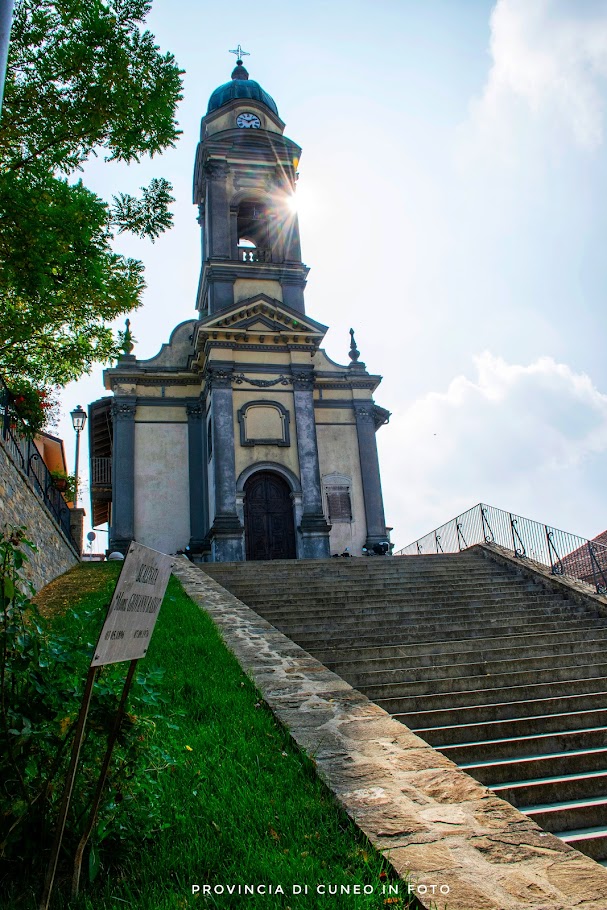 Fotografie borgo di Roddino Chiesa Parrocchiale di Santa Margherita - Langhe