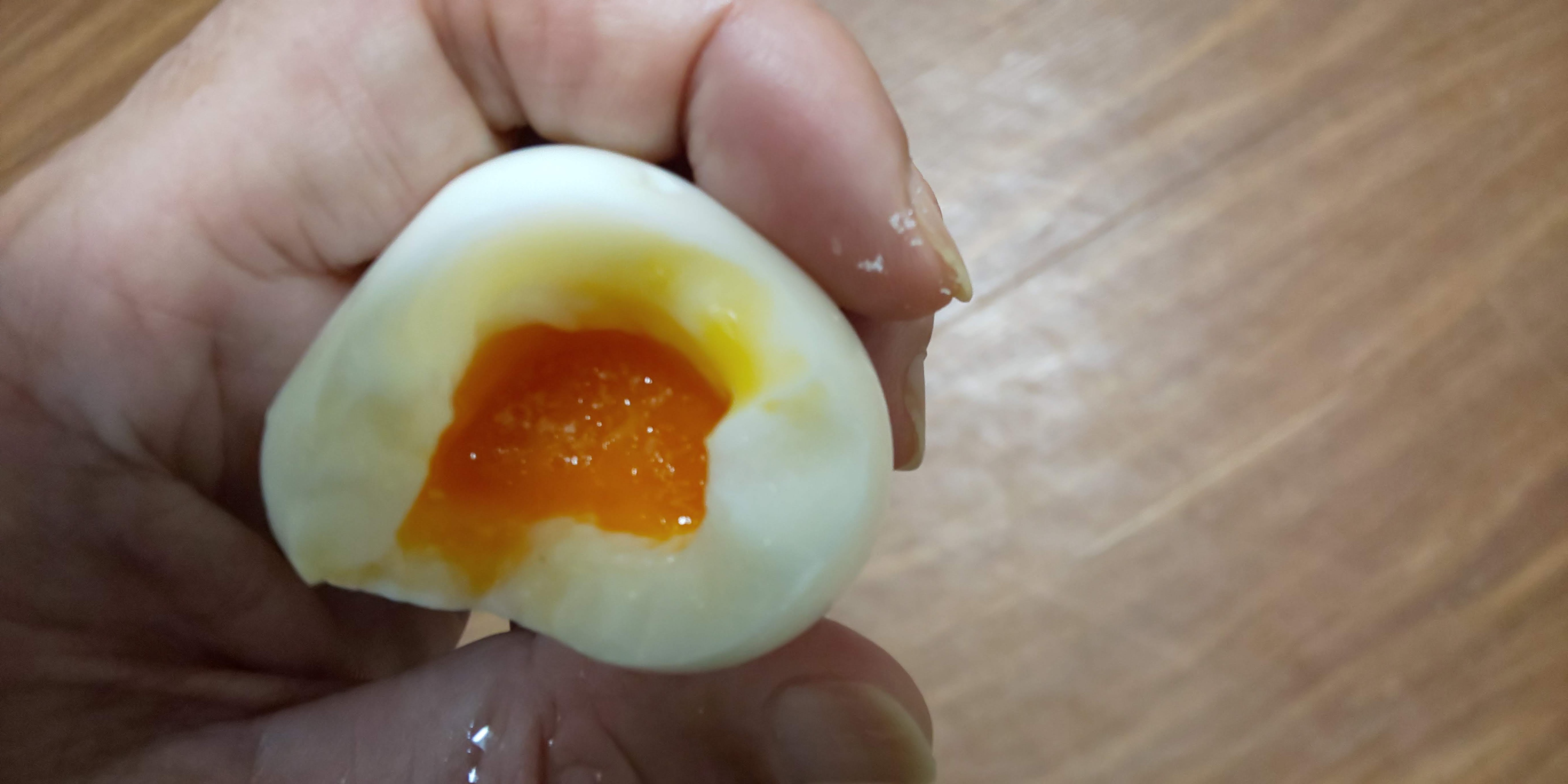 [�j�̗���] ���͈�C��30�R�A���F�Ŕ����܂��B( [���^] ���n��ŗ��̒f�ʂ̉摜 )