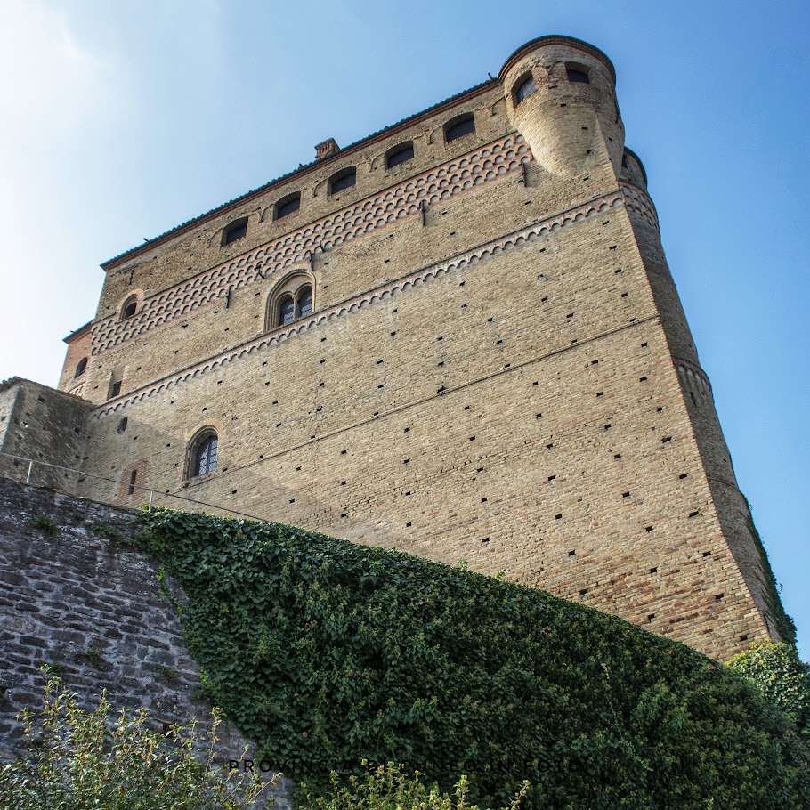 Fotografie del Castello di Serralunga d'Alba