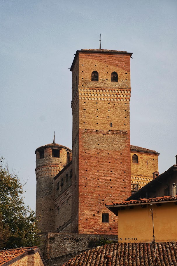 Fotografie del Castello di Serralunga d'Alba