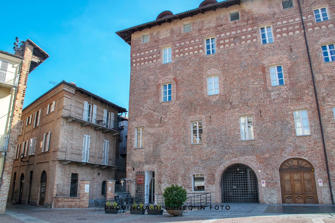 Fotografie Alba capitale delle Langhe