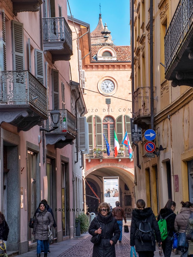 Fotografie Alba capitale delle Langhe