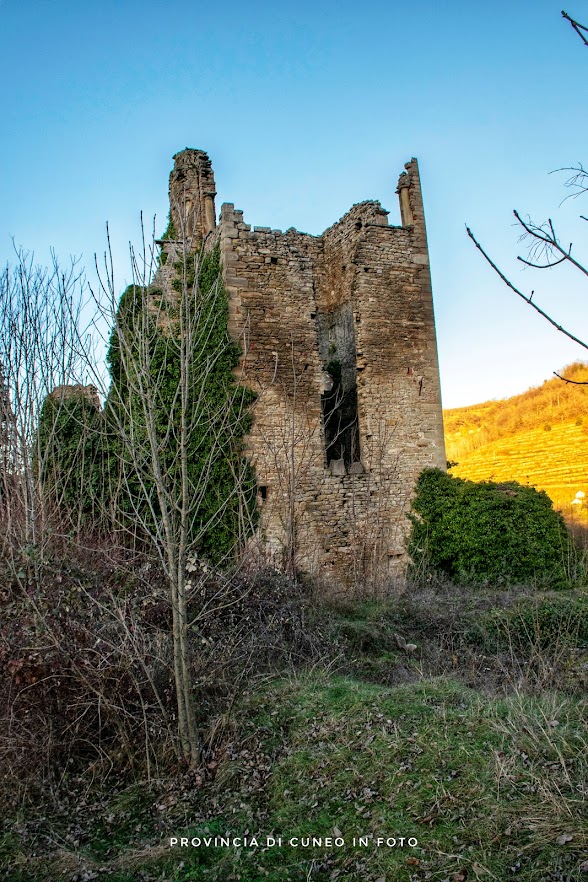 Fotografie Castello di Gorzegno - Langhe
