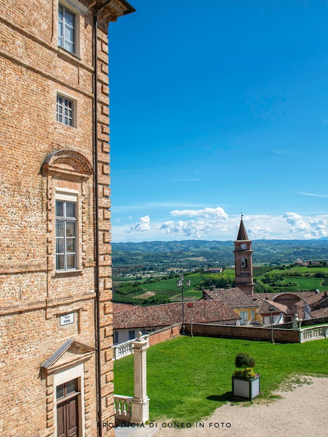 Fotografie Castello di Govone - Roero