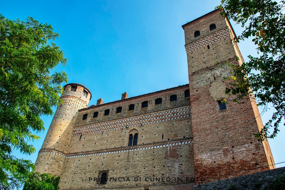 Fotografie del Castello di Serralunga d'Alba