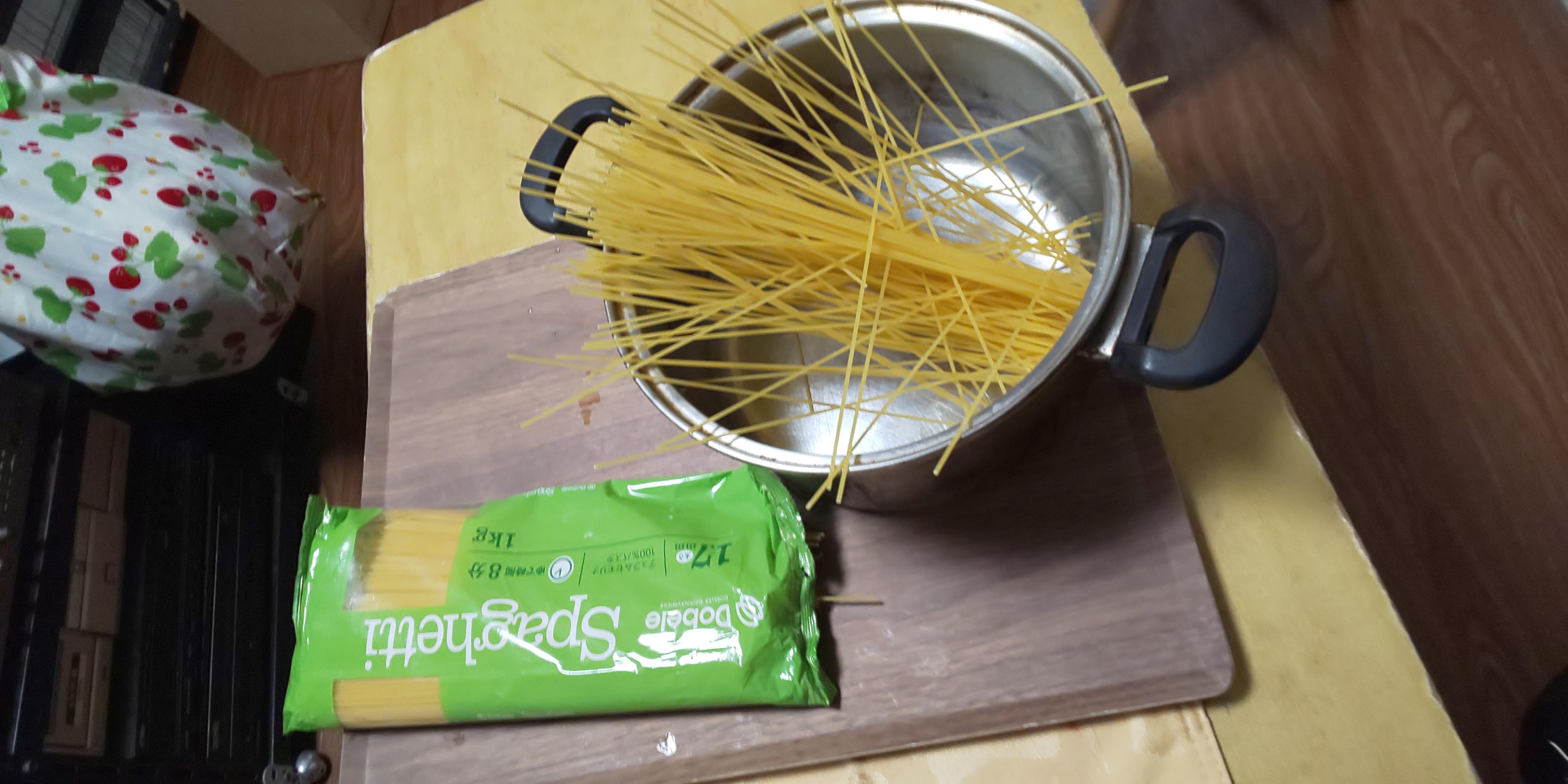 �ŋ߂��C�ɓ���̃p�X�^ (����)�B���g�r�A����̗A���i�B�uDobele Spaghetti�v�B