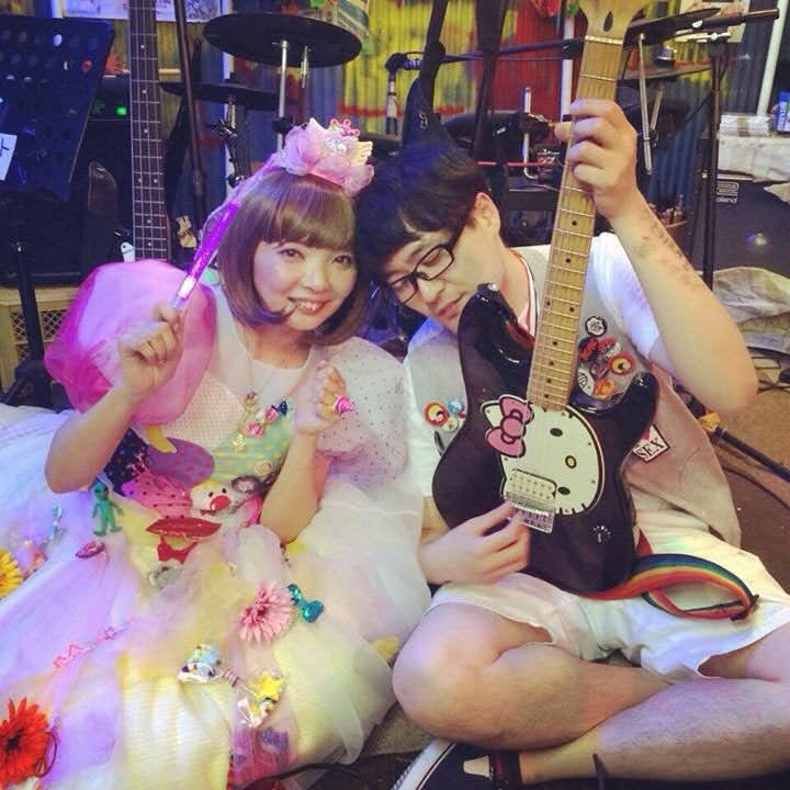 延期 !! 2021/08/28 Sat 「にゃんにゃんブーメラン」さんの「加藤結婚6周年ライブ」にて魔ゼルな規犬氏とダブル司会します。プラス、「誰でも参加可セッション」も。 延期 !! 2021/08/28 Sat 「にゃんにゃんブーメラン」さんの「加藤結婚6周年ライブ」にて魔ゼルな規犬氏とダブル司会します。プラス、「誰でも参加可セッション」も。