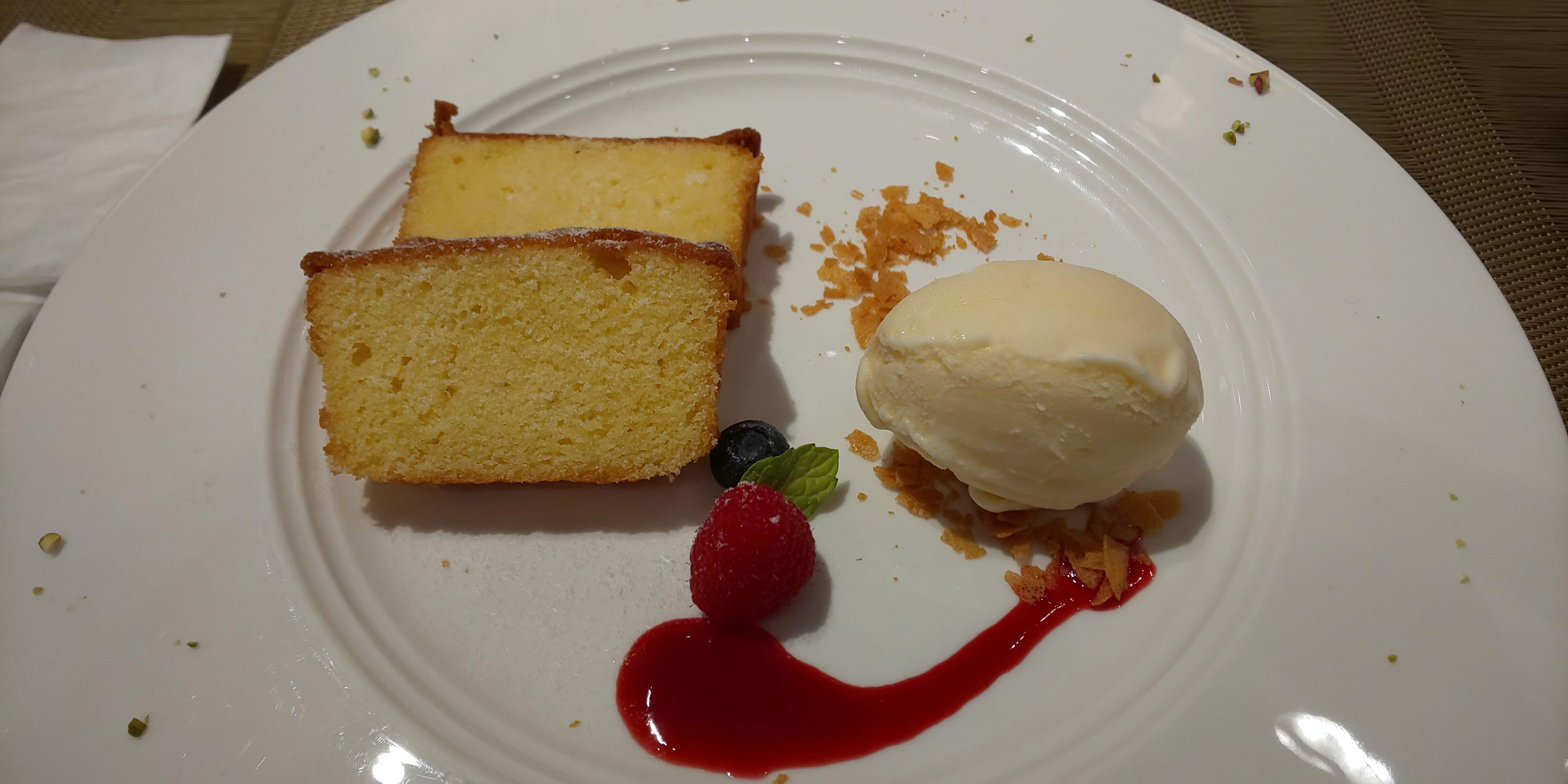 �u�I���G���g�E�J�t�F�v�ŃI���G���g�ȃ����`�B�f�U�[�g�B�������P�[�L�B