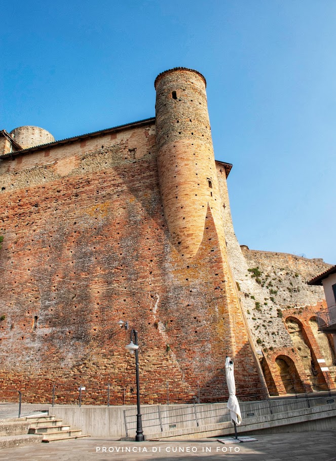 Fotografie Castello di Castiglione Falletto - Langhe