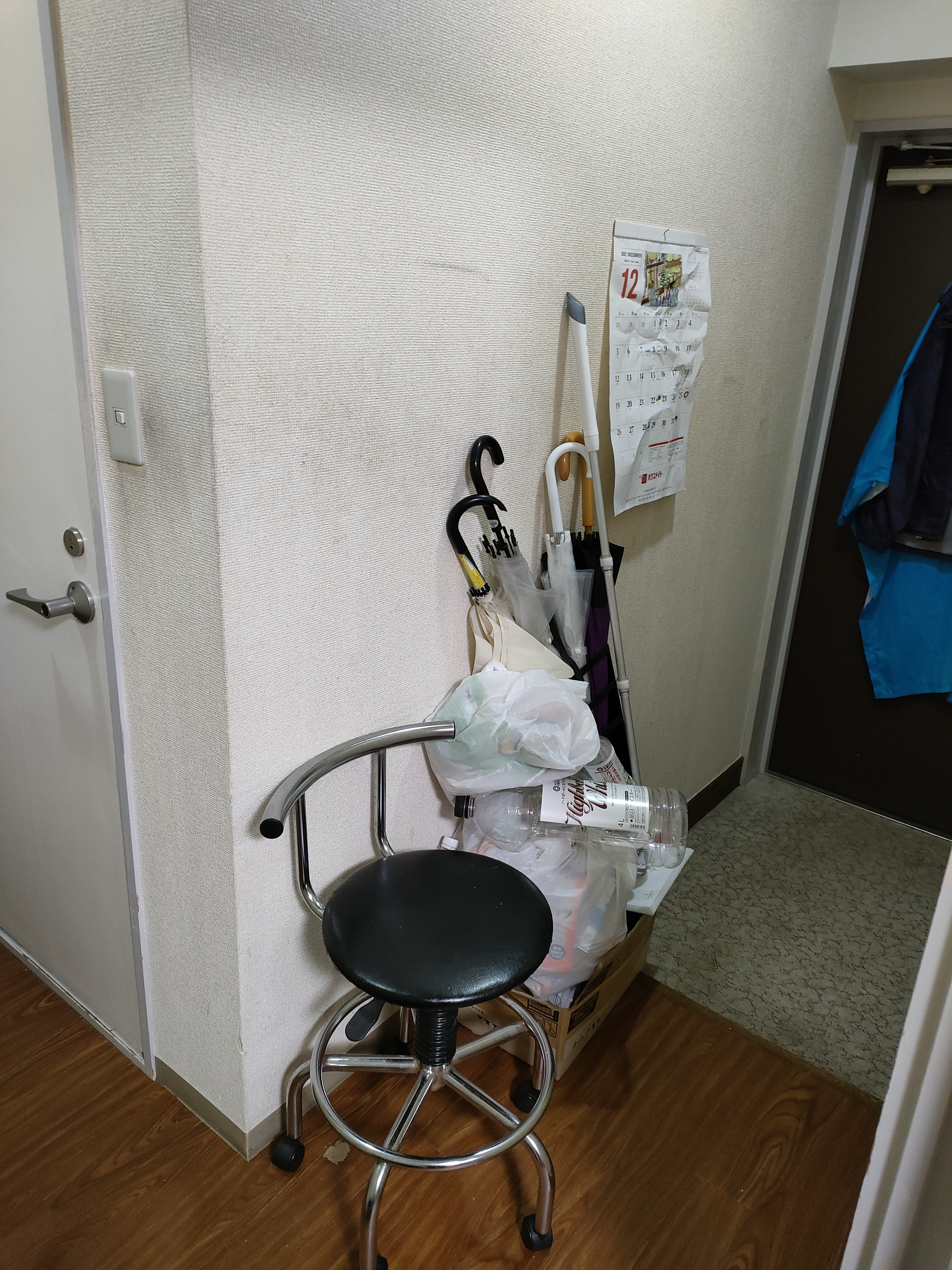 期せずして出現した現代美術のインスタレーション。 期せずして出現した現代美術のインスタレーション。