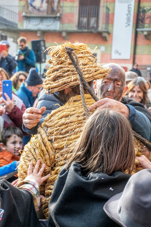 Fotografie Il Carnevale dell'Orso di Segale - Valdieri