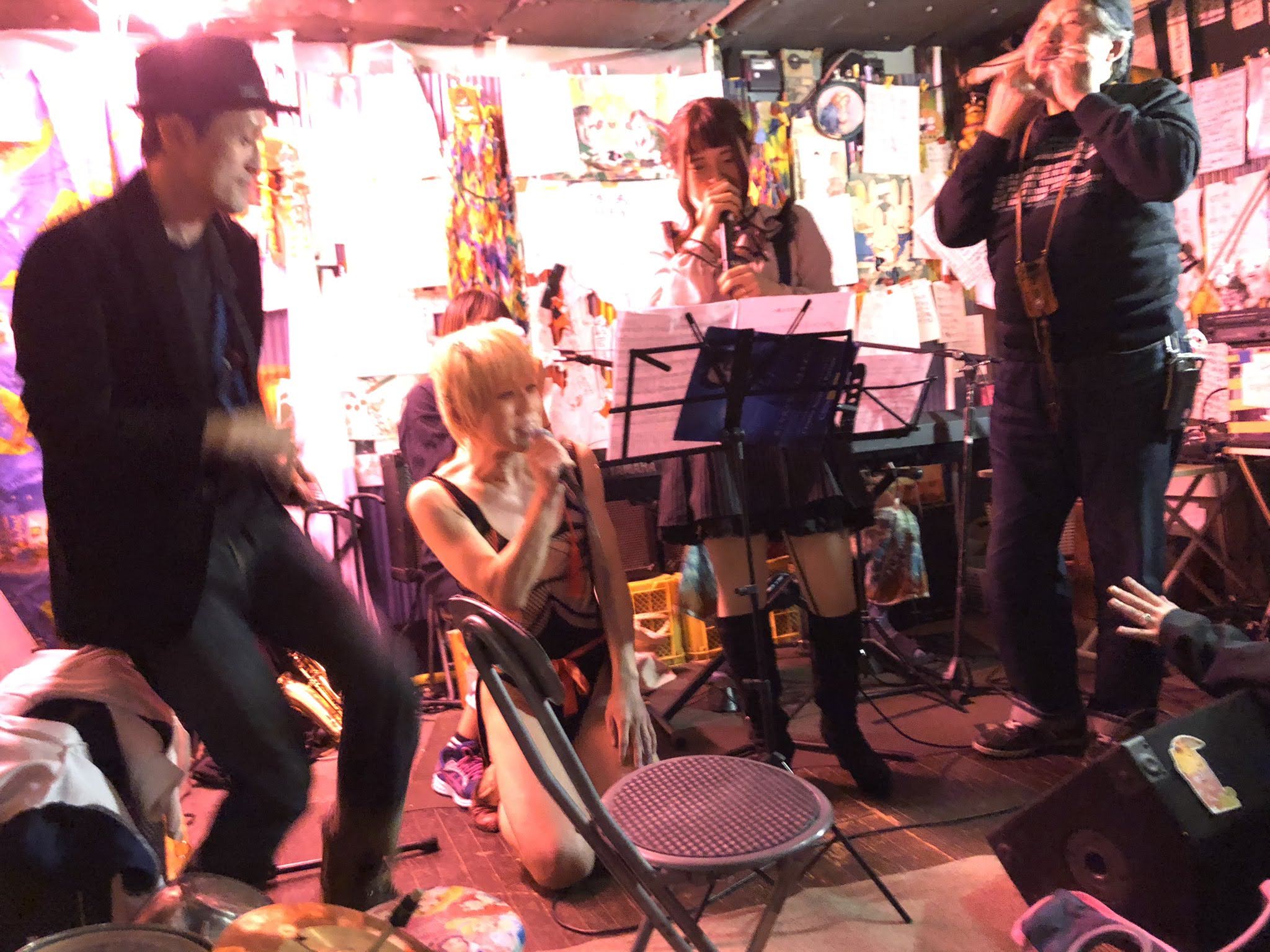 Ђł  g   (  ) Z^[ɖouԁB[LIVE|] [BЂƂЂƂ̐ڒ܂A▭Ɍʂ𔭊B(2021/04/06)