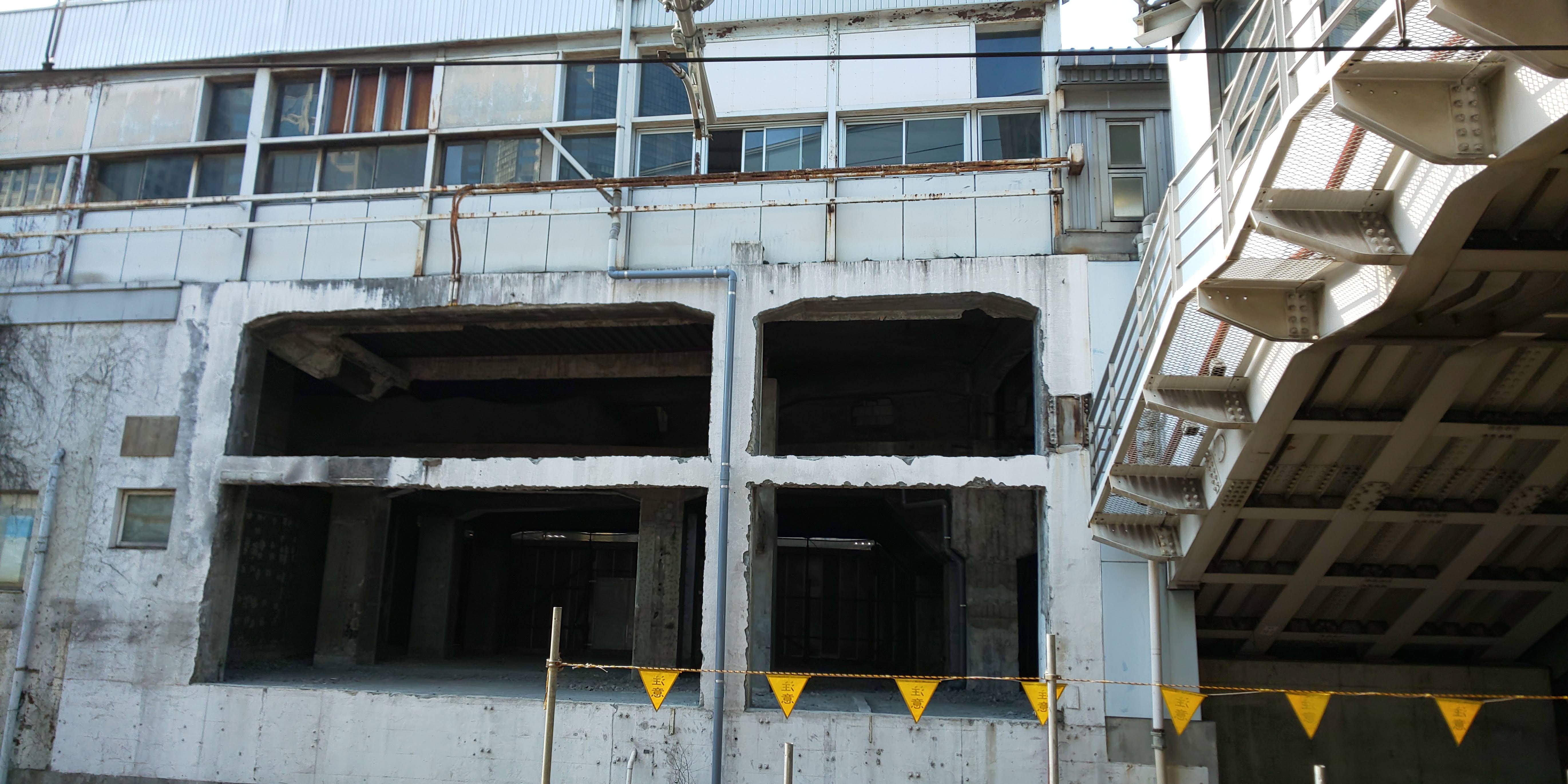 �������I������Ƃ��� ? �����ĐV�����������n�܂�Ƃ��� ? JR �i��w 1�� (�R���) �z�[�� ���B