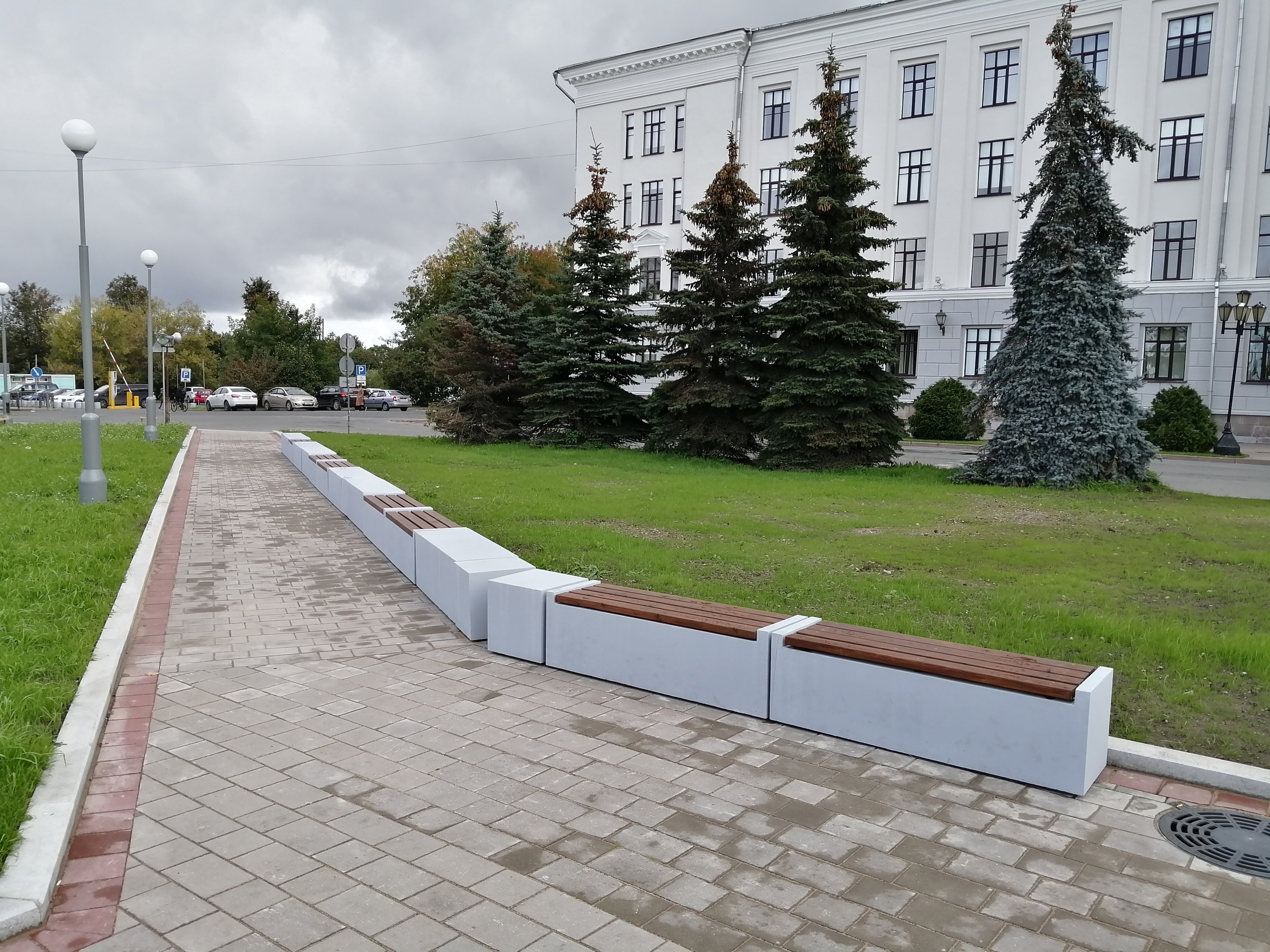 Сквер на площади Ленина