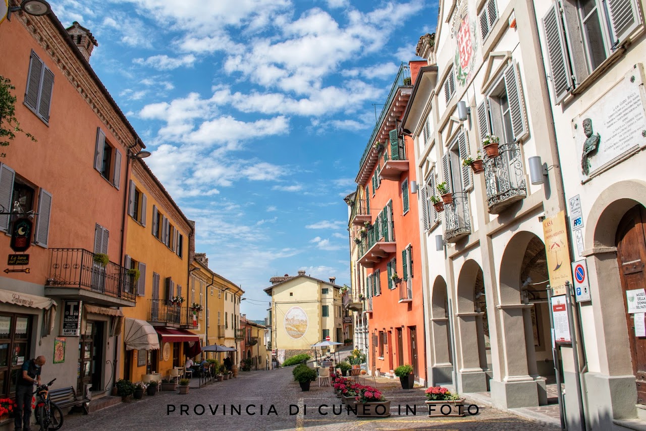 Fotografie Borgo di Neive Langhe