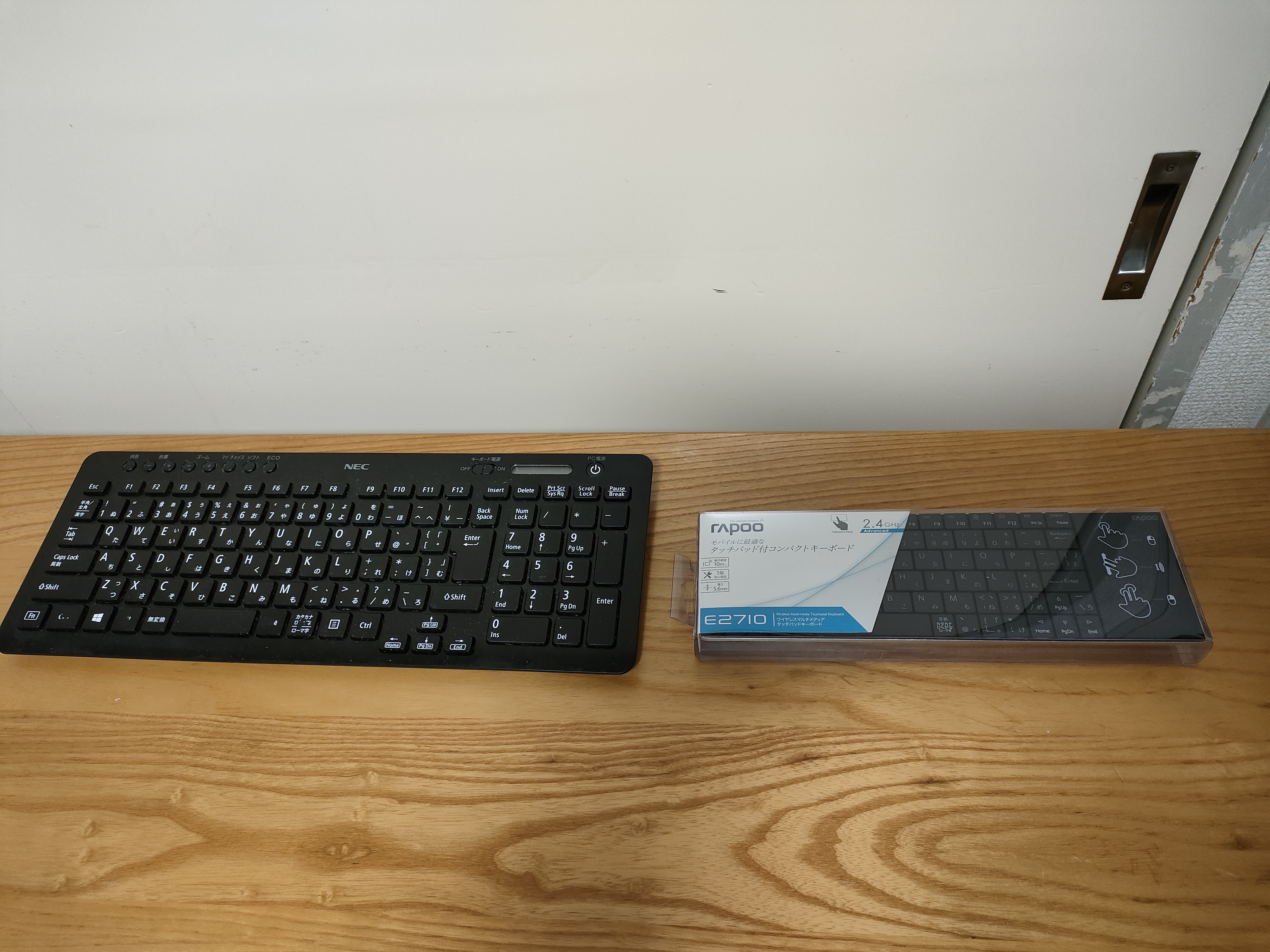 �urapoo E2710�v(���C�����X�}���`���f�B�A �^�b�`�p�b�h�t�L�[�{�[�h) (Bluetooth�ł͂Ȃ�) (������Ѓ��j�[�N)