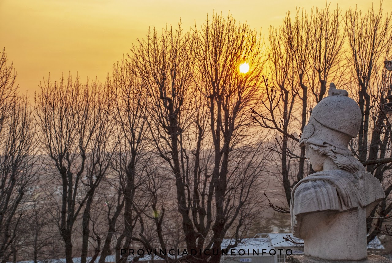 Fotografia Scalinata Sposi Scalone Piatti Cuneo