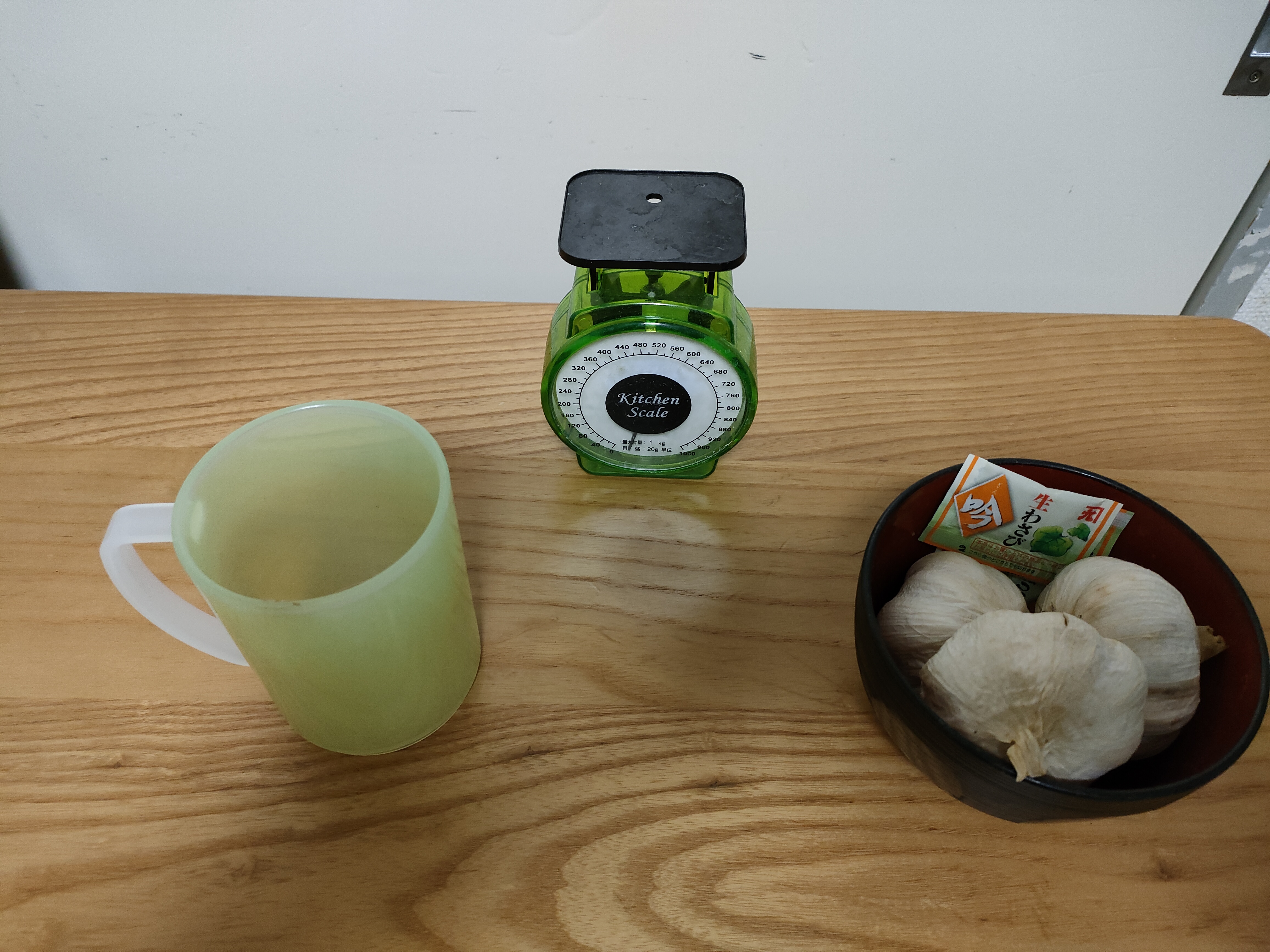 �ŋ߁A�d���𑪂邱�ƂɋÂ��Ă��܂��B