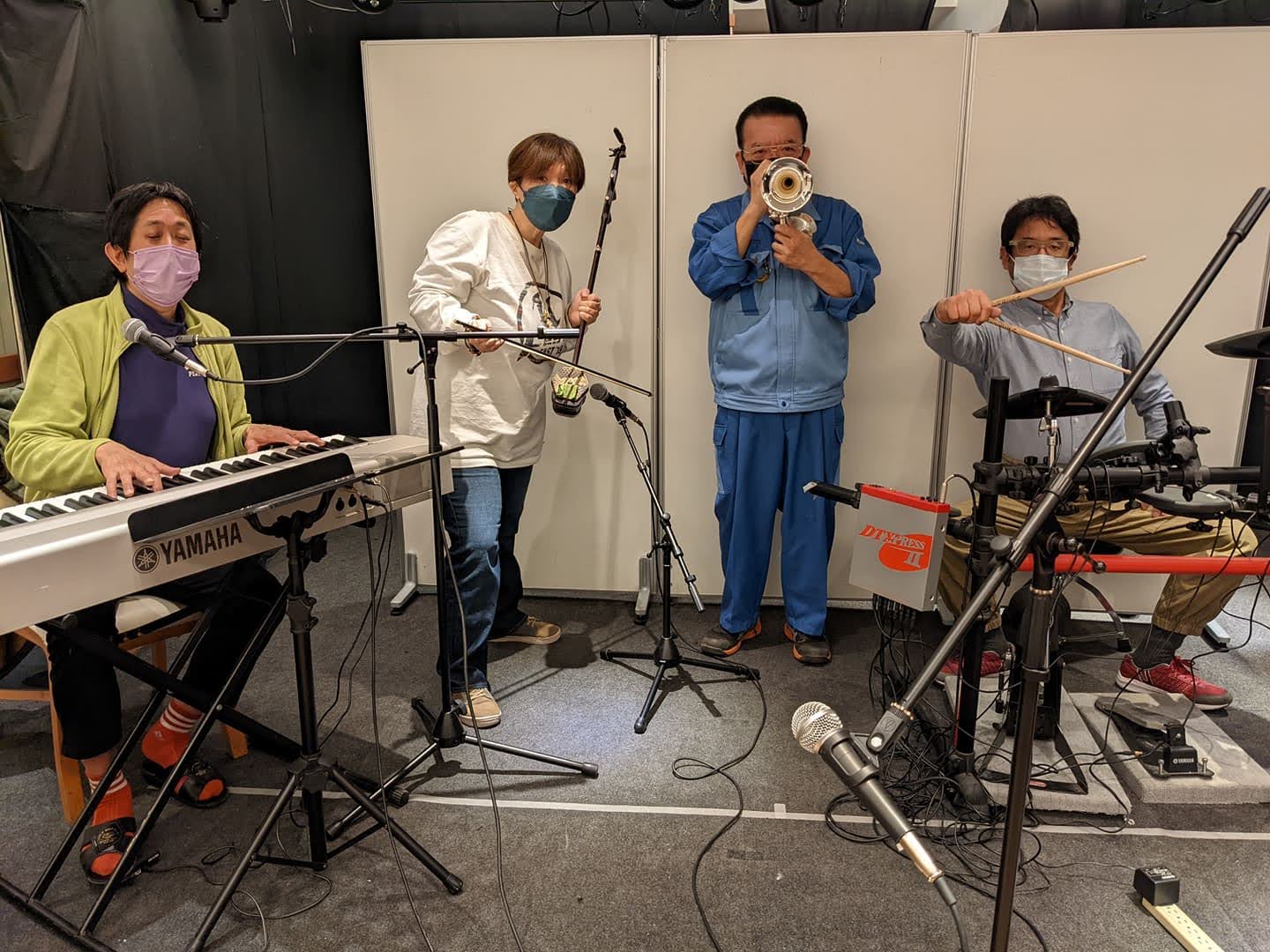 �����Ȃ킸��1�ȁB���́A1�Ȃ̂��߂����̃��j�b�g�B�u�J�t�F�E���E�����h�̃��j���[�v�A�����́u�V���[�v9th�v�o�[�W�����B