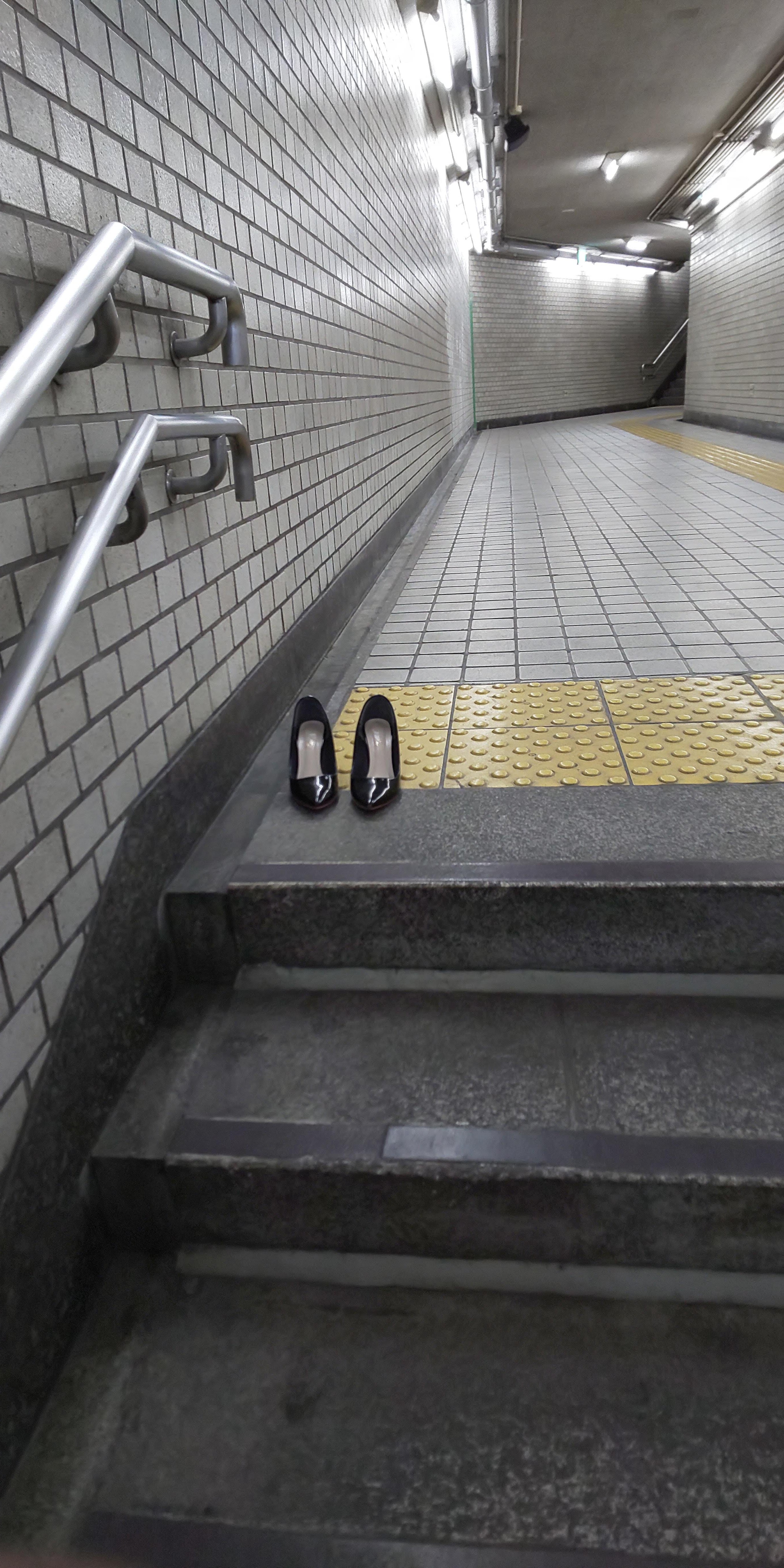 �r�܉w 41�� �o�� �̉��B �����n�C�q�[�����ݒu����Ă��邪���́B