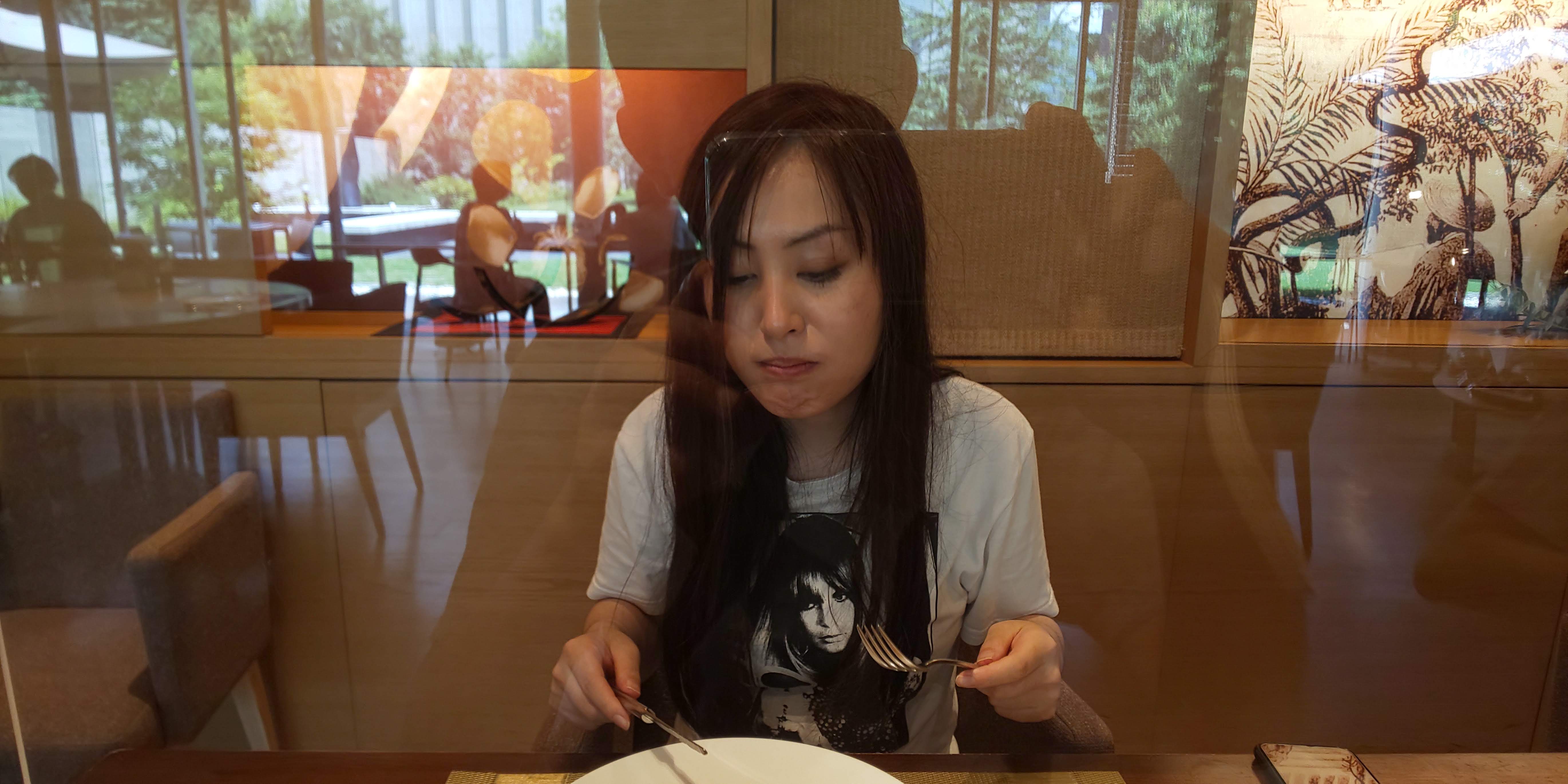 �u�I���G���g�E�J�t�F�v�ŃI���G���g�ȃ����`�B