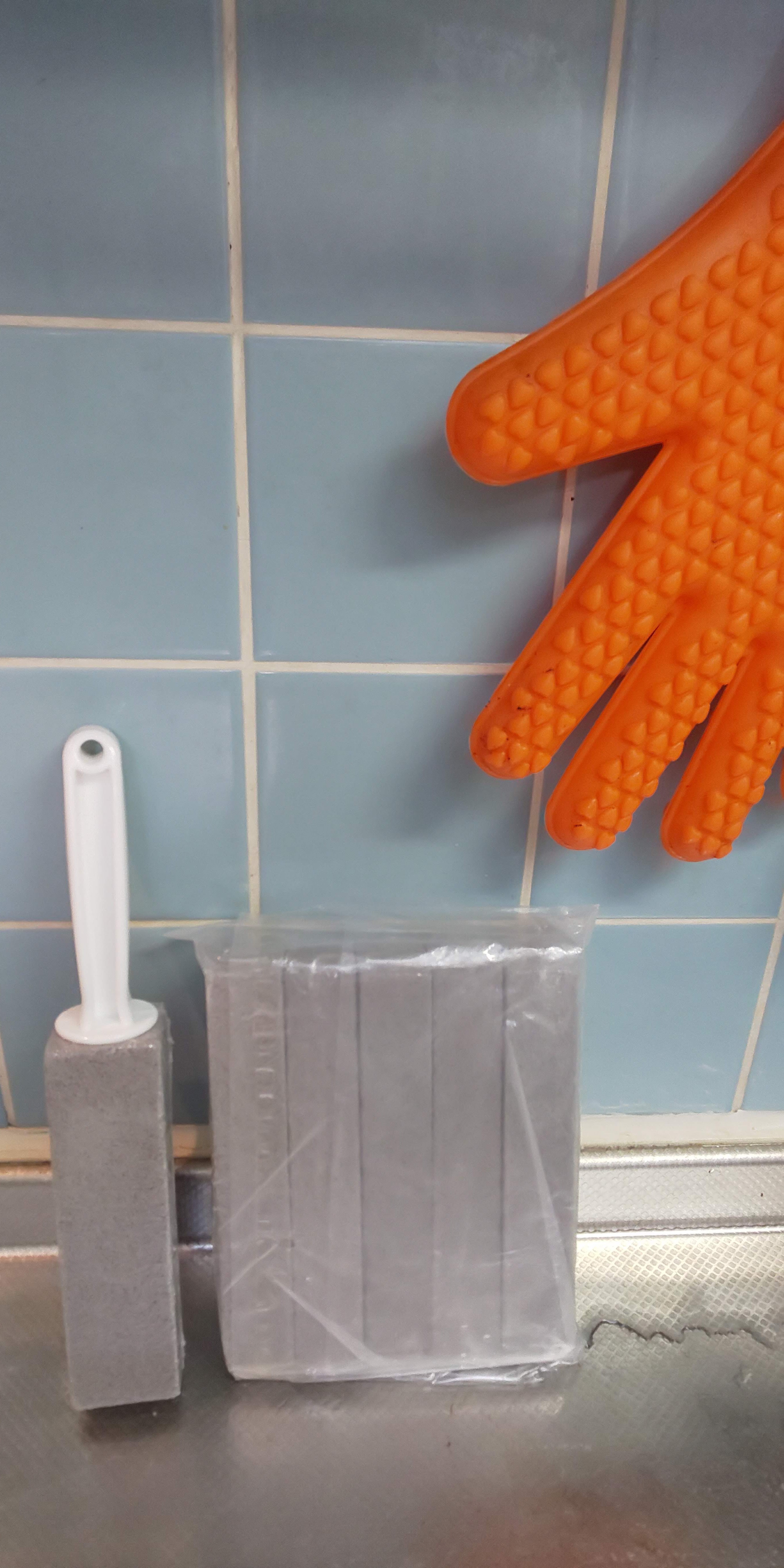 �|���p�̌y�΁A��l�����B(�����t���̃��c�͊���1�{�A�g���؂�ρB)