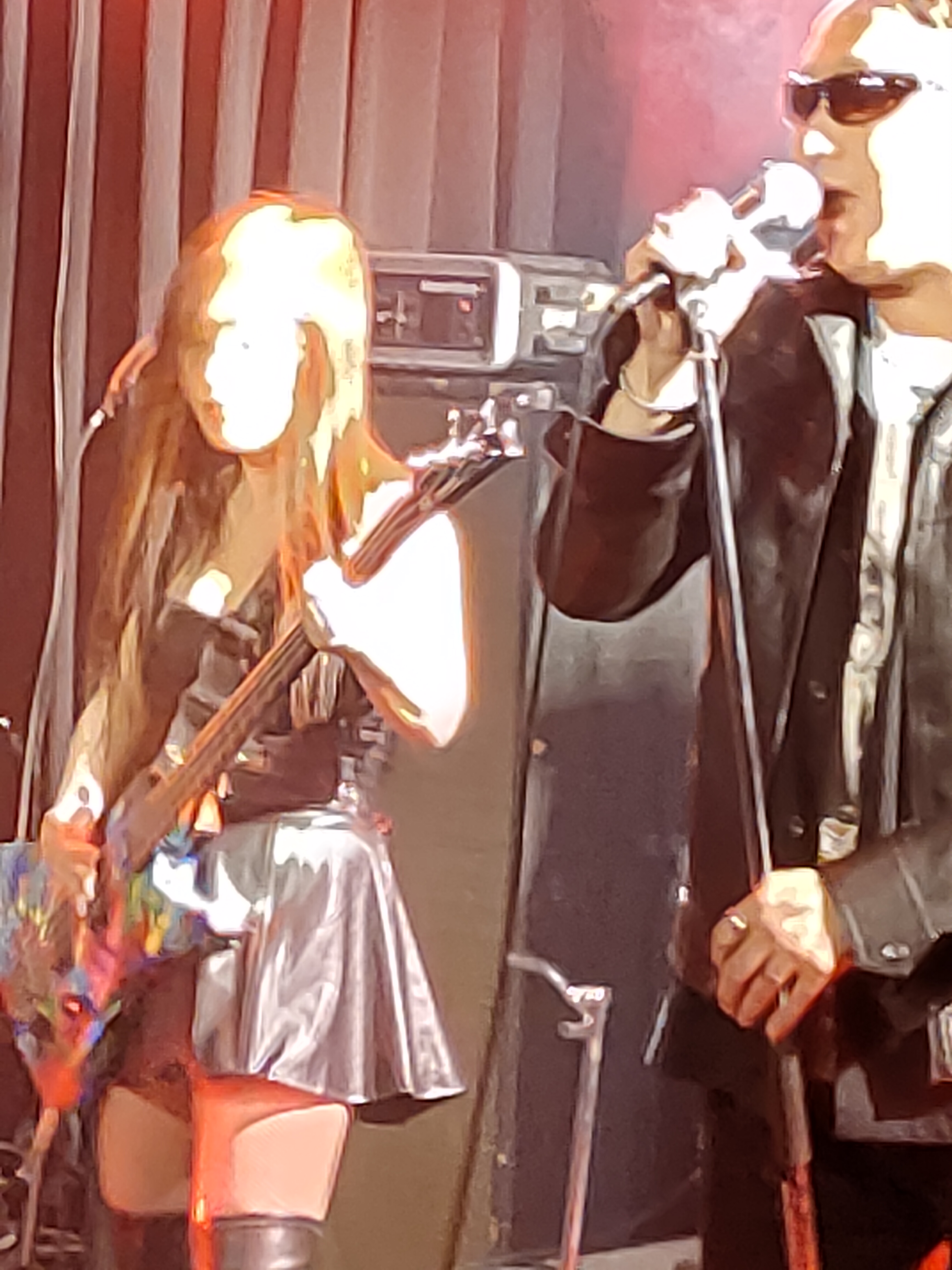 �O�q�I�ɎB��Ă����[���B(�����������ꖇ�ɂȂ�͂��ł����̂Ɂ[�B) �������قǎʐ^�h�w�^�N�\�� �Ђ�ł� ���� �ɂ��uHitomi Center Group�vLIVE���|�B