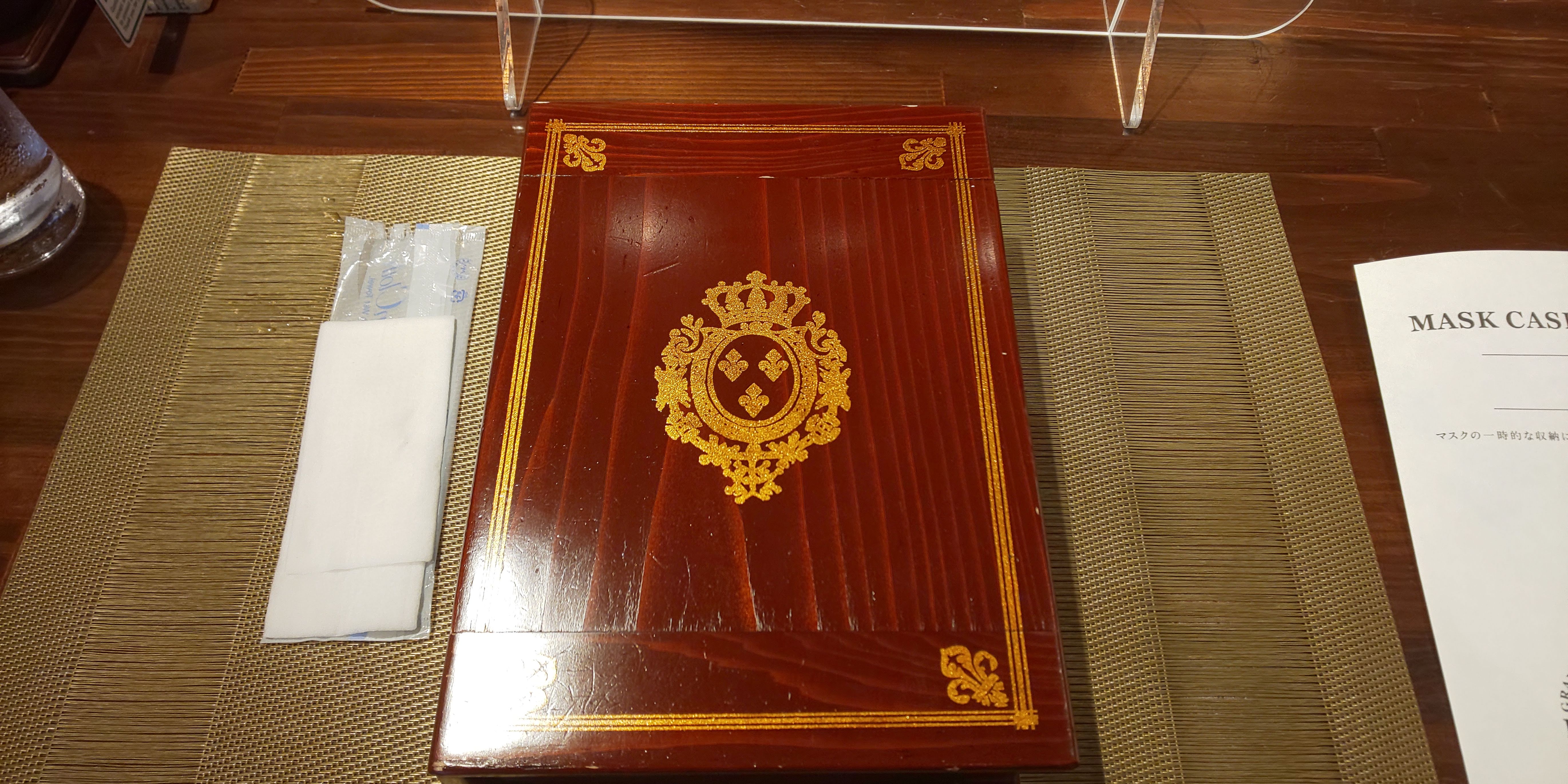 �u�I���G���g�E�J�t�F�v�ŃI���G���g�ȃ����`�B�u�}���[�A���g���l�b�g�̂��d�v��H�炤�B