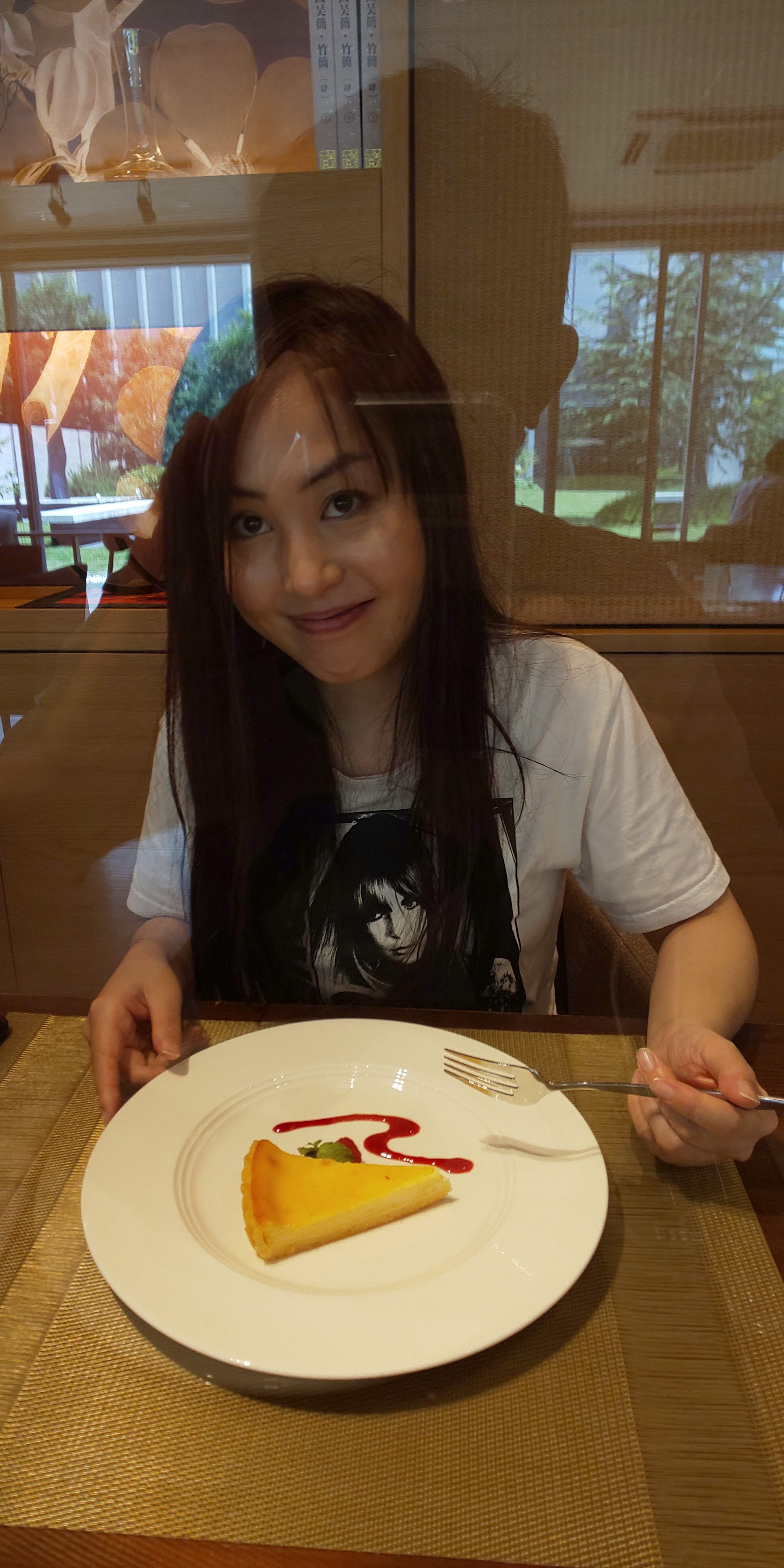 �u�I���G���g�E�J�t�F�v�ŃI���G���g�ȃ����`�B�f�U�[�g�B