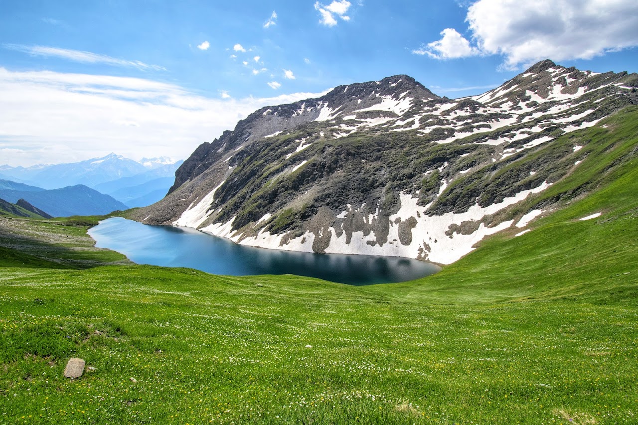 Escursione al Colle Liconi panorama sul Monte Bianco